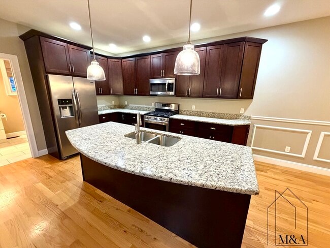 Building Photo - 46B Dominion Rd