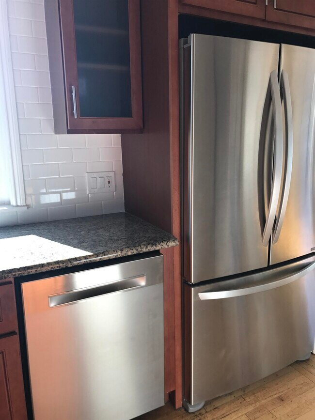 Building Photo - 7630 Terrace Dr