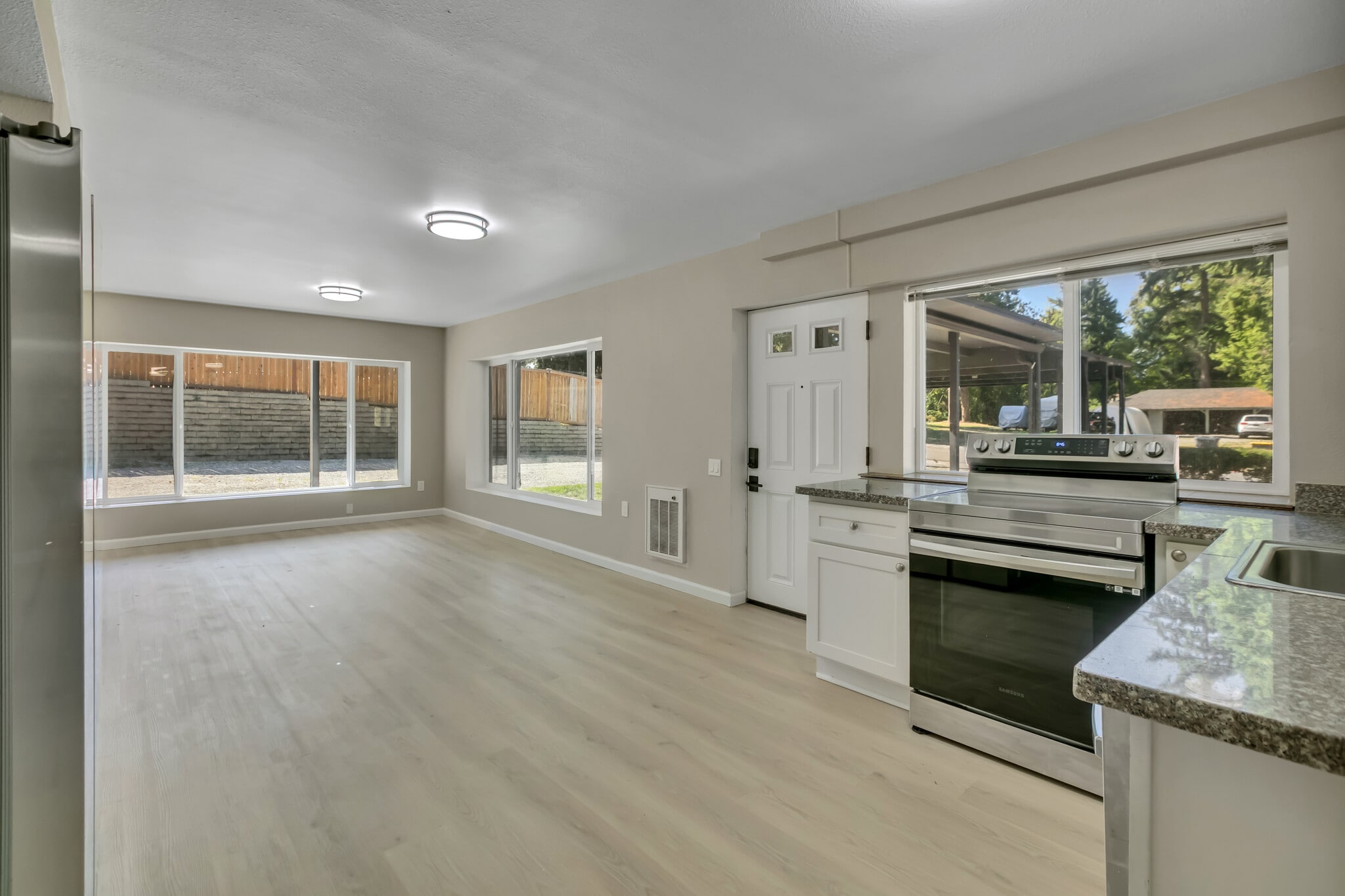 Building Photo - 623 108th Avenue Ct E
