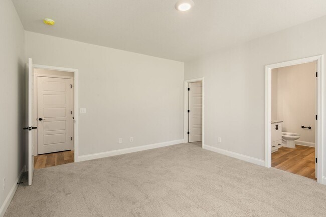 Building Photo - 337 Crosswinds Dr