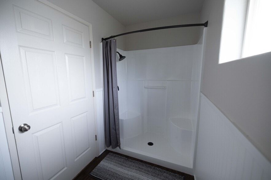 Building Photo - 401 S Main St