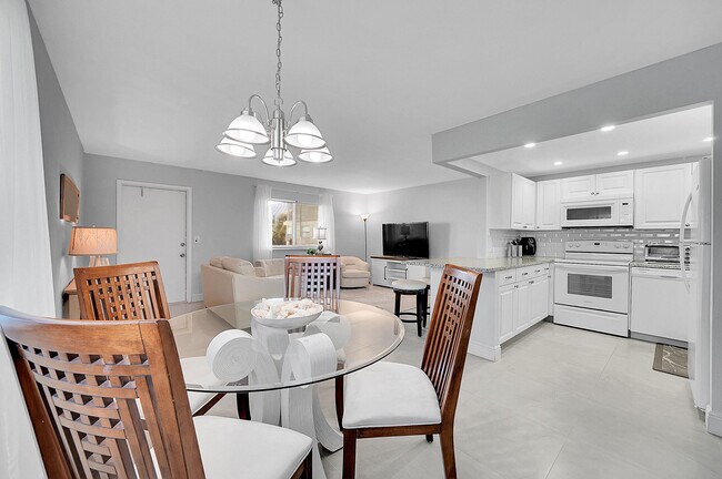 Building Photo - 646 Flanders N