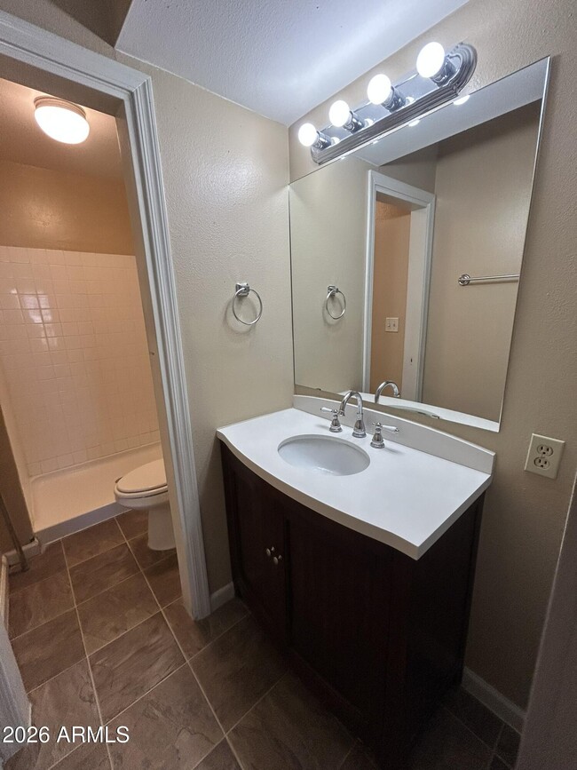 Building Photo - 512 W Malibu Dr