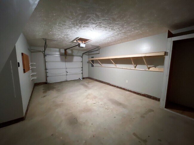 Building Photo - Updated 4 Bedroom / 3 Bathroom with In-Law Suite in Jack Britt School District!