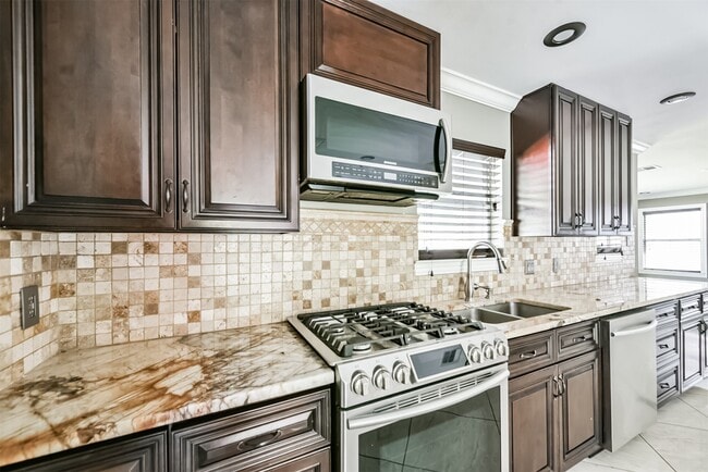 Building Photo - 6833 Concho St