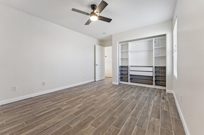 Building Photo - 18024 W Maui Ln