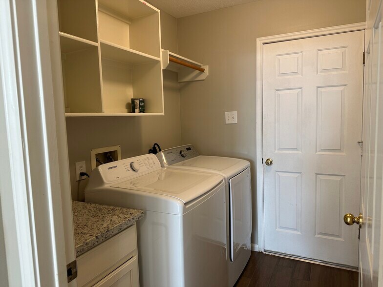 Building Photo - 18818 Harbor Key Cir