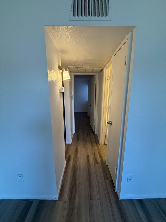 Building Photo - 299.00 move in special