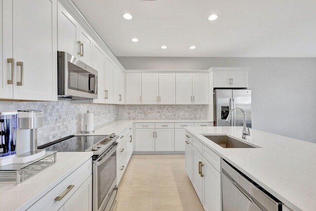 Building Photo - 16608 Cove Rd