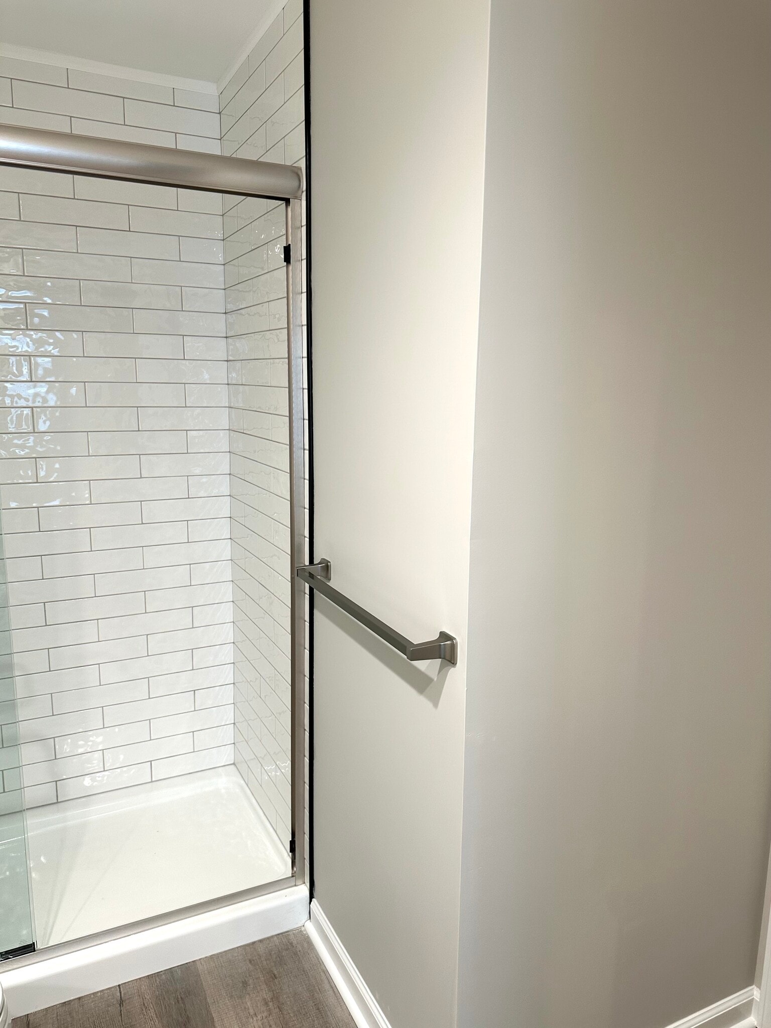 Towel bar - 2217 Kenwood Blvd SE