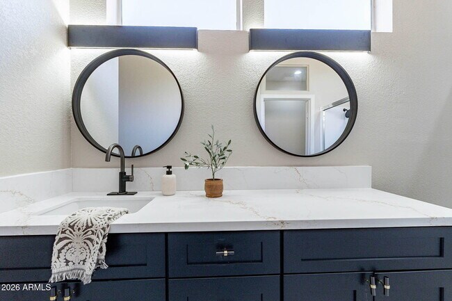 Building Photo - 22408 N Las Vegas Dr