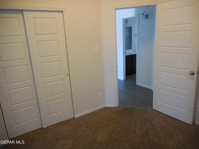 Building Photo - 4925 Copper Ranch Ave
