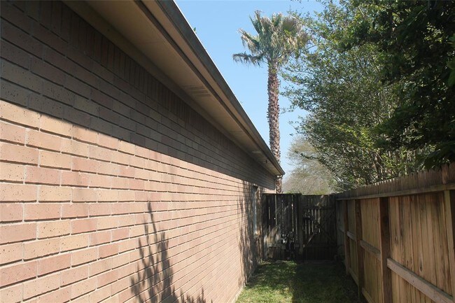 Building Photo - 1314 Parkway Ct