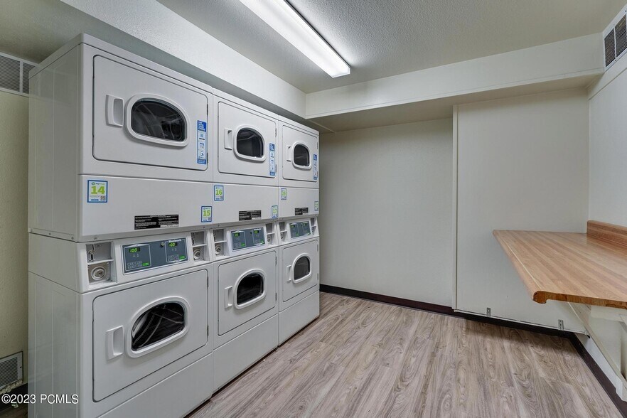 Building Photo - 425 S 1000 E