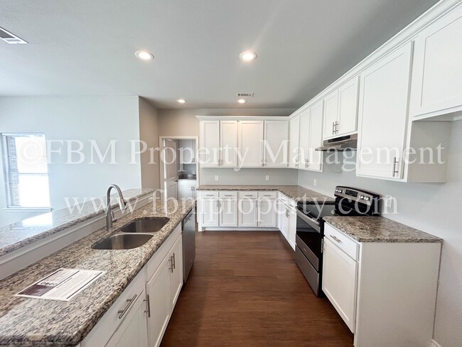 Building Photo - 1904 Uhl Rd