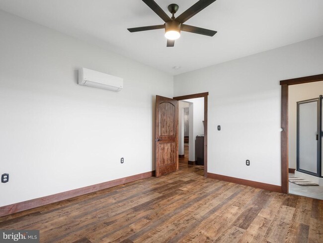 Building Photo - 42 Pine Grove Ln