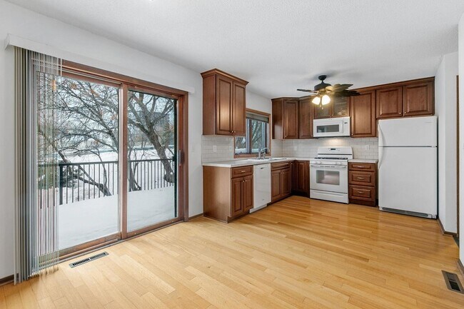 Building Photo - 232 3rd Ave NE