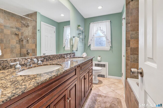 Building Photo - 150 Stiles St