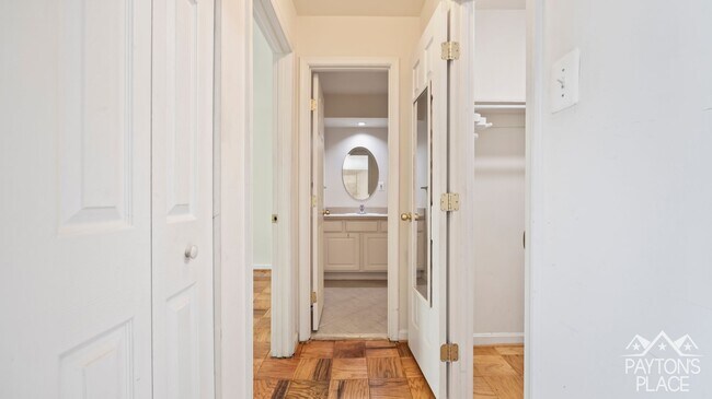 Building Photo - Spacious Condo minutes away from College Park campus