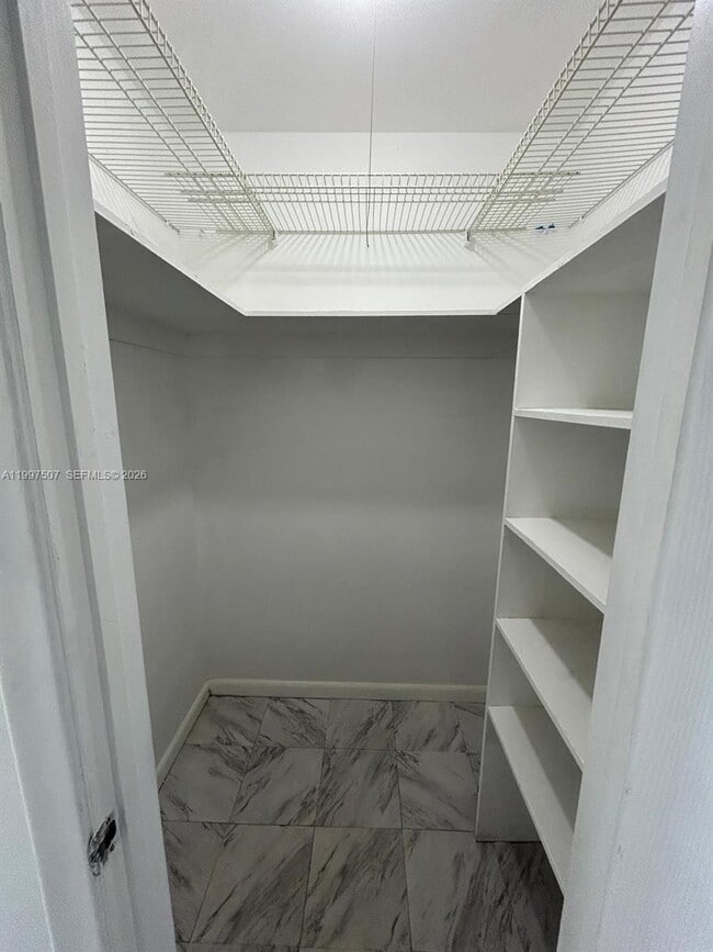 Building Photo - 89 Berkshire D