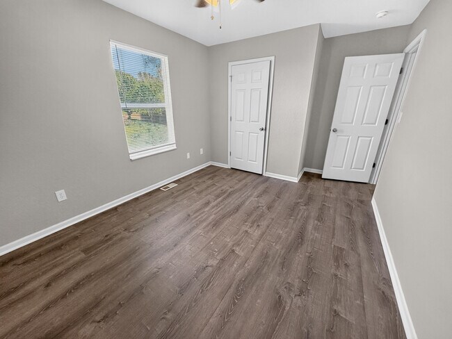 Building Photo - 1330 Godas Cir