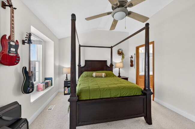 Building Photo - Available Immediately! Beautiful home in the Fairfax and Briargate neighborhood!