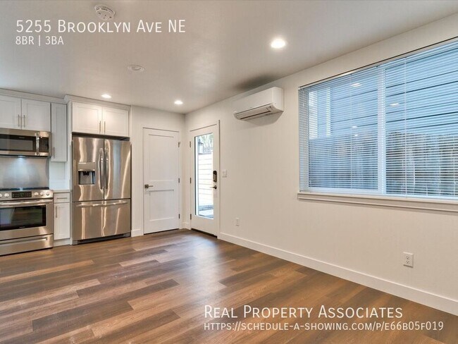 Building Photo - 5255 Brooklyn Ave NE