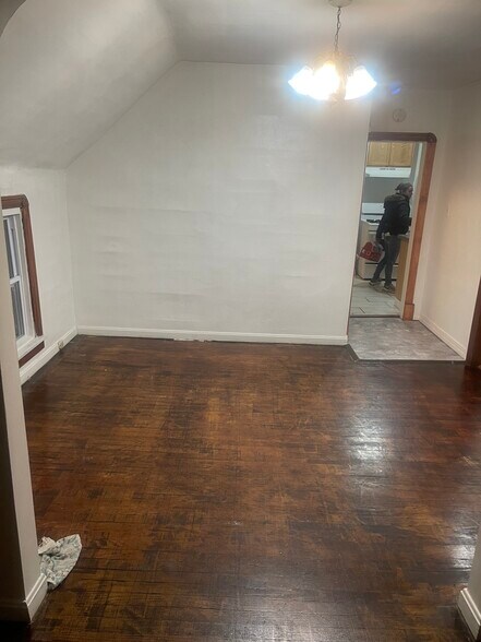 Building Photo - 3640 W 47th Pl