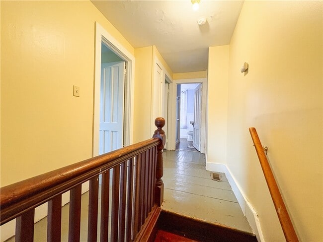 Building Photo - 136 Main St