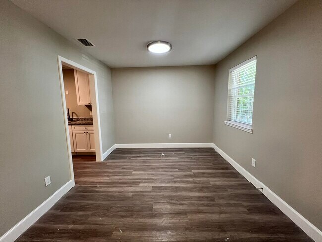 Building Photo - 2431 Ramblewood Ct