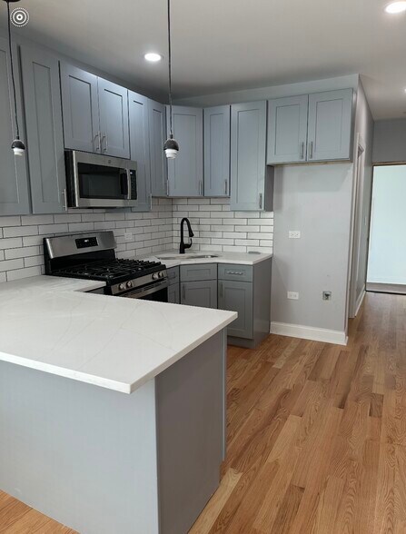 Building Photo - 2827 W 23rd St