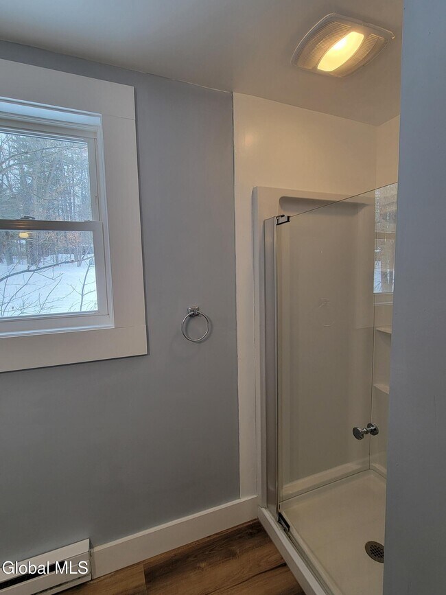 Building Photo - 827 US-9