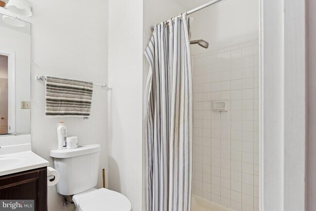 Building Photo - 14430 Bakersfield Ct