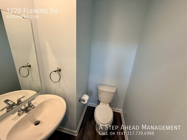 Building Photo - 1220 Fleming Dr