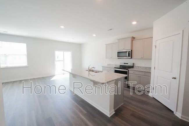Building Photo - 108 Windrush Pnes