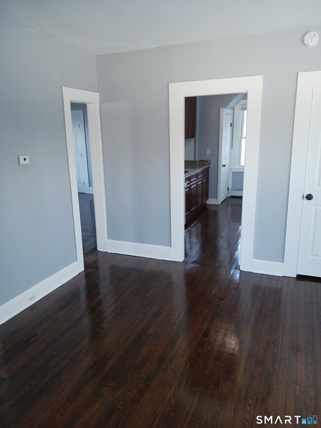 Building Photo - 15 Clark St