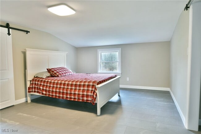 Building Photo - 9190 Warren Painsville