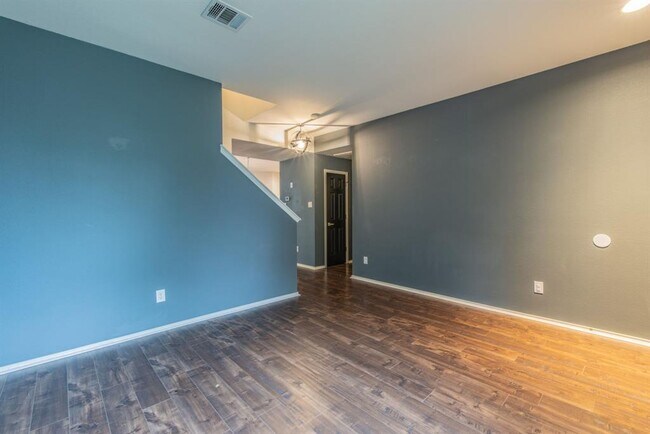 Building Photo - 407 Greener Dr