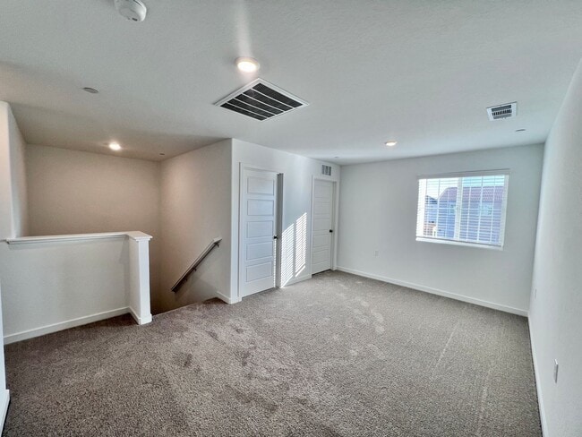 Building Photo - $3195.00 Ashlan & Highland, 5 Bedroom House - Buckingham Ave, Clovis - Solar Panels