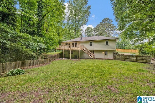 Building Photo - 3541 W Lakeside Dr