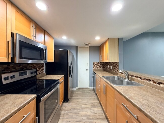 Building Photo - 12633 Memorial Dr