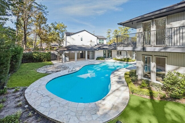 Building Photo - 547 3 Corners Dr