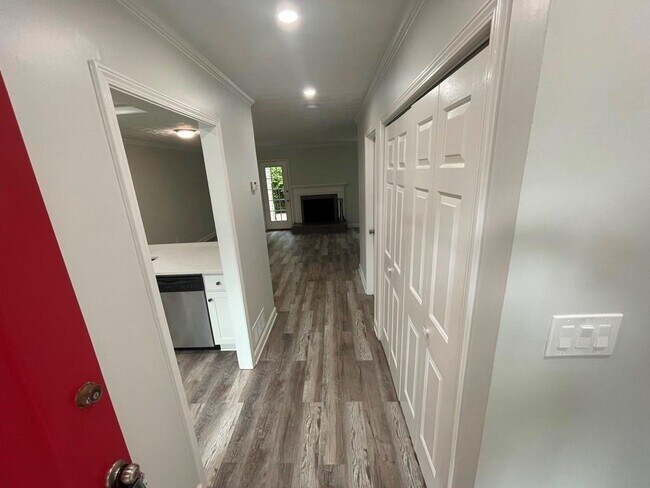 Building Photo - 2260 Newport Landing