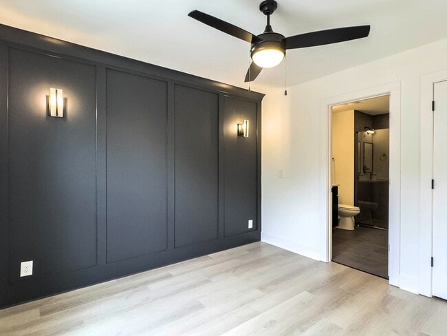 Building Photo - 6 Dutch Dr