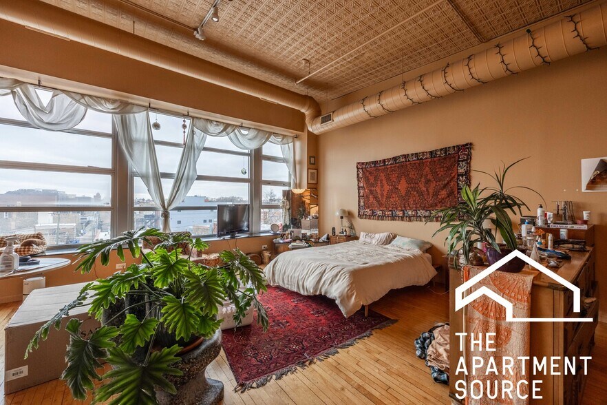 Primary Photo - 2416 W North Ave