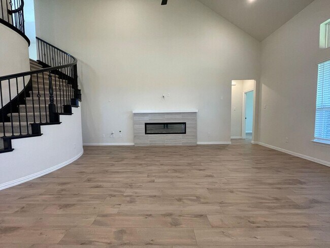 Building Photo - 6270 Shasta Creek Rd