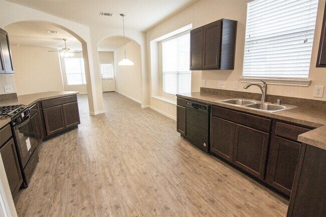 Building Photo - 29606 Woodsons Shore Dr