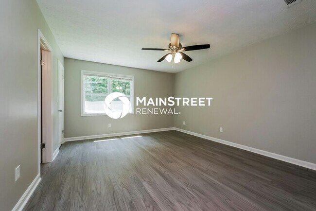 Building Photo - 3 Bedroom Pet-Friendly Home in Jonesboro, GA with Main Street Renewal