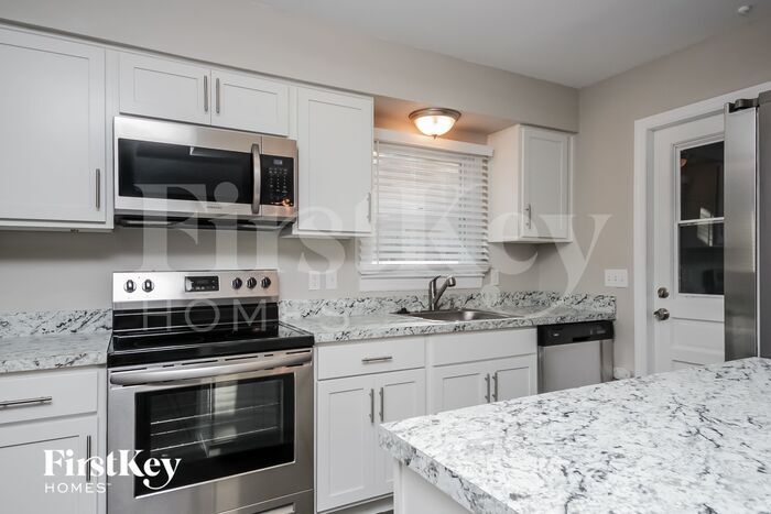 Building Photo - 881 Park Manor Dr