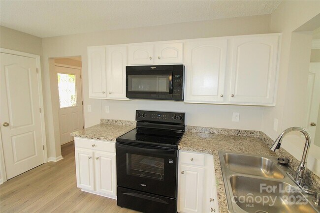 Building Photo - 409 Peachtree Rd